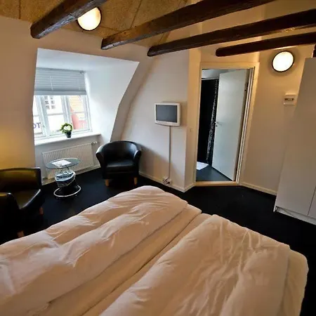 Hotellet Hotell 2*